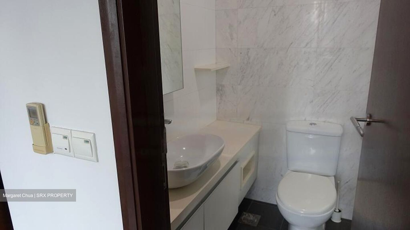 Suites @ Surrey (D11), Apartment #460179551